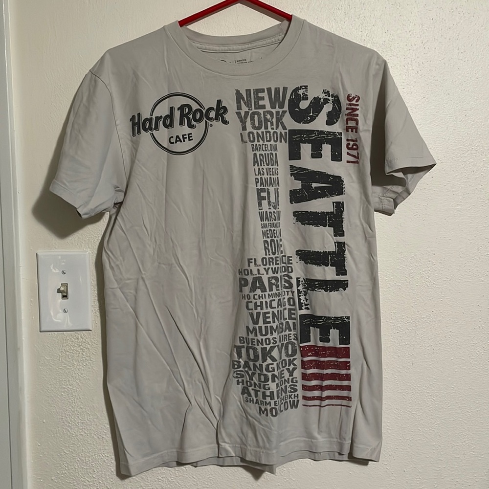 Hard Rock Cafe T-shirt size medium Seattle gray